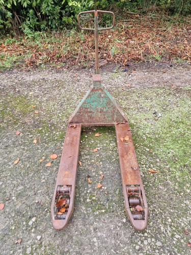 Pump trucks pallets - trucks, used
