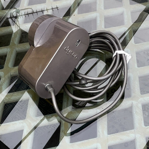 Dyson charger plug grey - uk,
