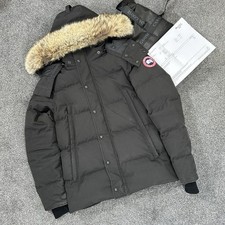 Canada Goose Wyndham Black Men’s Authentic Medium Parka
