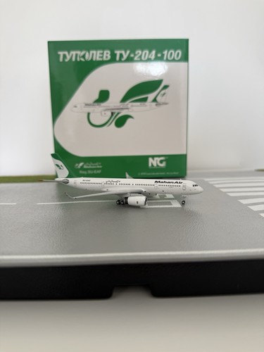 Mahan air tupolev 204 - mahan,