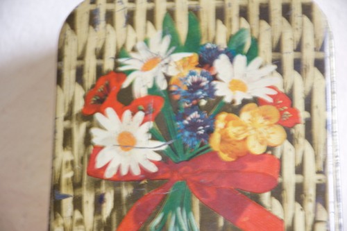 Vintage candy tin 1950s - vintage, retro