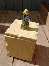 Vintage Cracker Barrel Buscuit