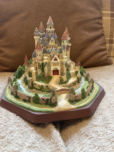 Camelot castle figurine - castle,