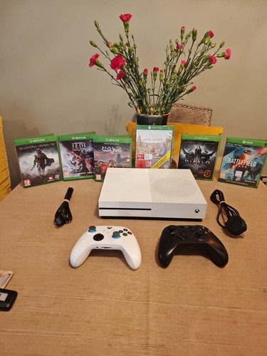 Xbox one 1681 500gb console - 1681,