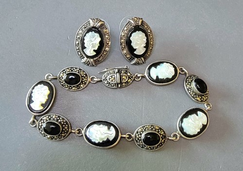 Vintage cameo bracelet - cameo,