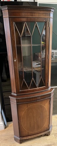 Yew corner display - corner, cabinet