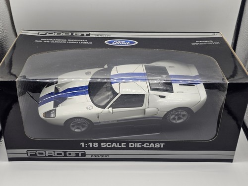 Ford concept white 18 - gt,