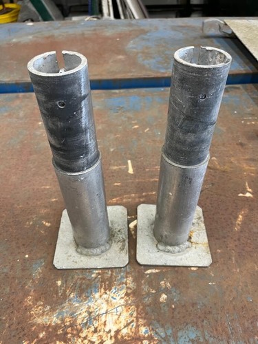 Pair podium legs - of,