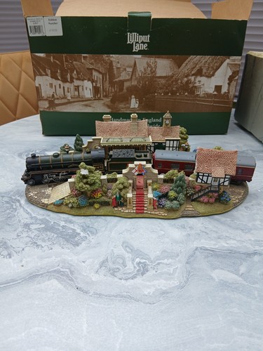 Lilliput lane the royal - lilliput,