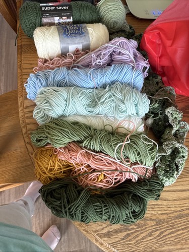 Love this yarn and red - i,