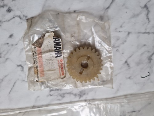 Yamaha dt125lc waterpump gear - yamaha,