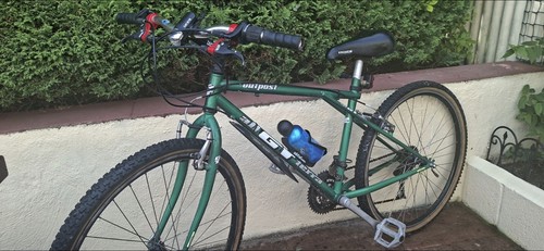 Outpost retro mountain bike - gt,