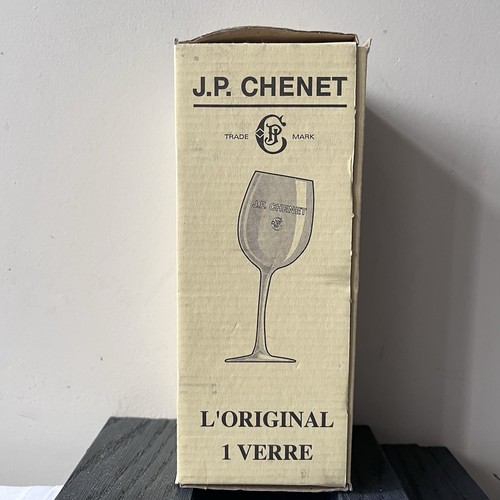 Wonky wine glass chenet - glass, jp