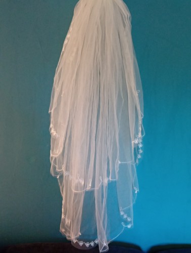 Ivory veil tier fingertip - ivory,