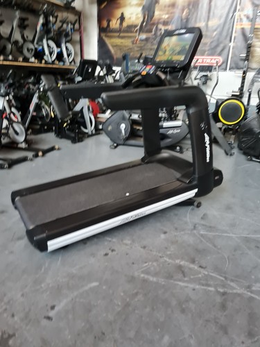 Serviced life fitness - ,