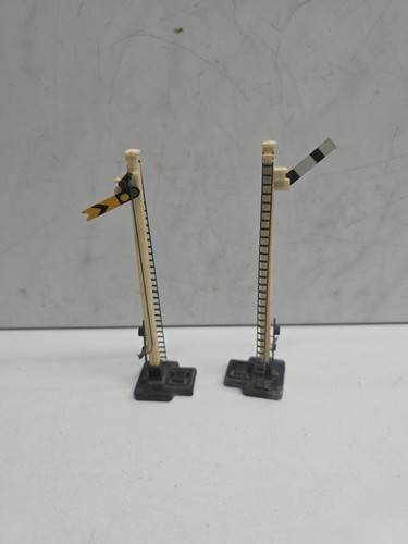 A22 two hornby signals - a22,