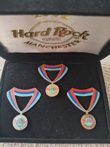 Hard rock cafe pin badge - pin, 2002