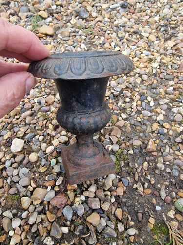 Small vintage rustic cast - small,