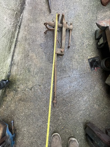 Blacksmith antique leg vice