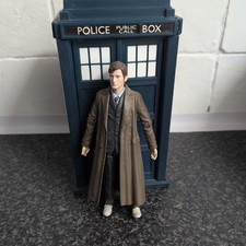 10th Doctor Who Long Coat and White Converse Loose Figure 5.5" scale and TARDIS 