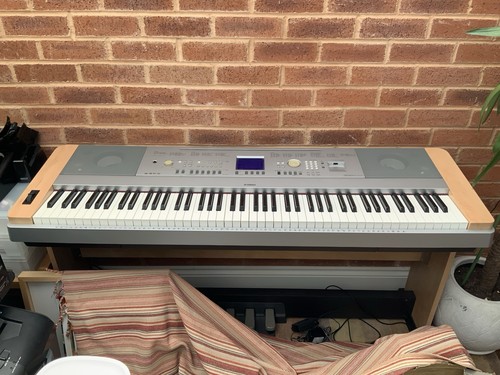 Yamaha portable grand dgx 640 - yamaha,