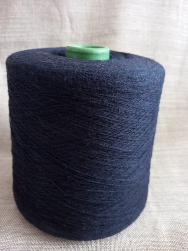 Machine knitting yarn