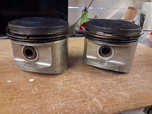 Bmw r100 pistons - pair,