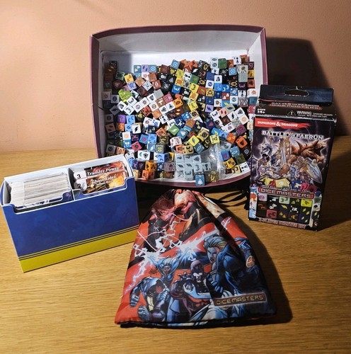 Large wizkids dice - dice, masters