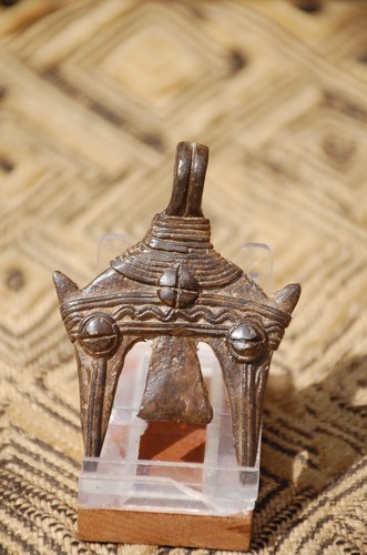Lobi bronze key ring pendant - key, ring/pendant