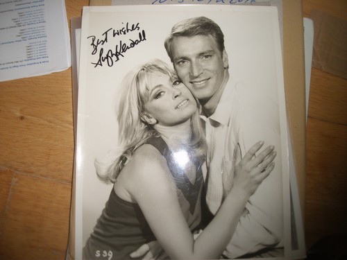 Suzy kendall signed photo - ,