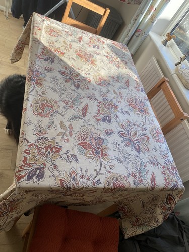 Table and chairs - 4,