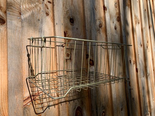 Antique vintage metal - /,