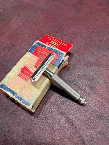 Vintage gillette tech razor - vintage,