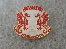 RARE VINTAGE LEYTON ORIENT F.C. ENAMEL PIN BADGE Est 1881 London 