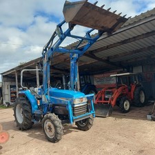 ISEKI TG37F COMPACT TRACTOR WITH QUICK RELEASE FRONT LOADER AND BUCKET