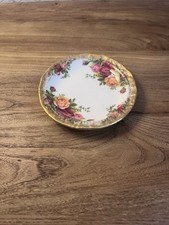 VINTAGE ROYAL ALBERT OLD