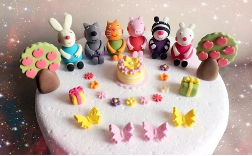 Edible handmade peppa pig - 3d,