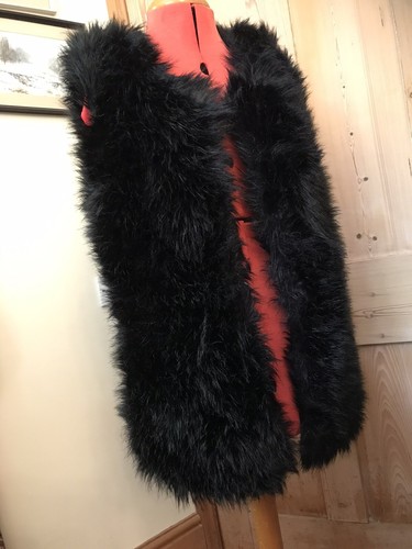 Black faux fox - black,