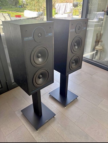 High end bookshelf speakers - bookshelf,