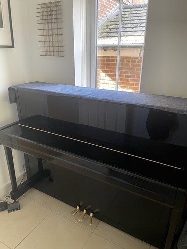 Yamaha piano - b2,
