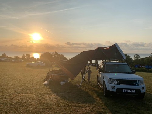 Hard shell roof top tent
