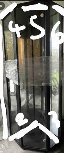 Glass corner display - corner,