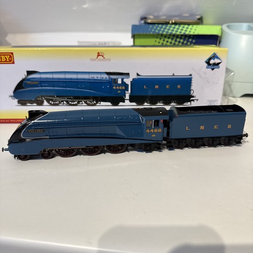 Hornby r2339 steam locomotive - hornby,