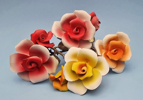 Stunning porcelain roses - porcelain, on