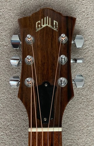 Guild serial no - d-40, (serial