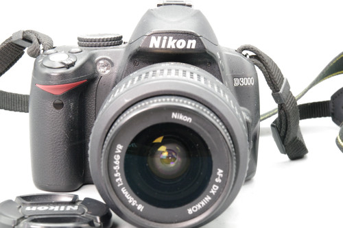 Nikon d3000 2mp dslr - nikon,