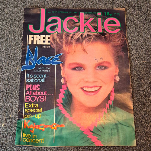 Jackie magazine issue - jackie,