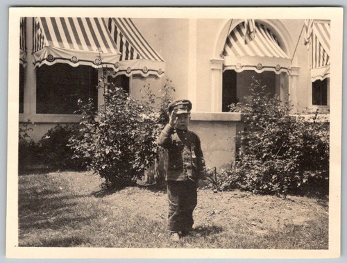 Vtg snapshot boy - b&w, in