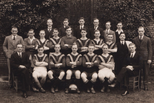 1931 football team group - football,