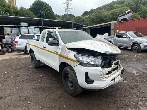Toyota hilux breaking - toyota,